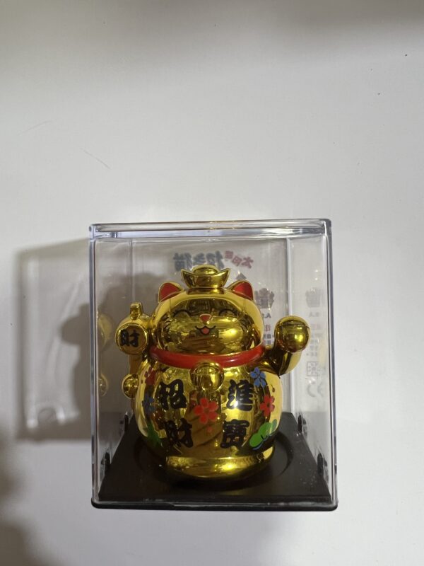 Gato Manekineko (Dorado)