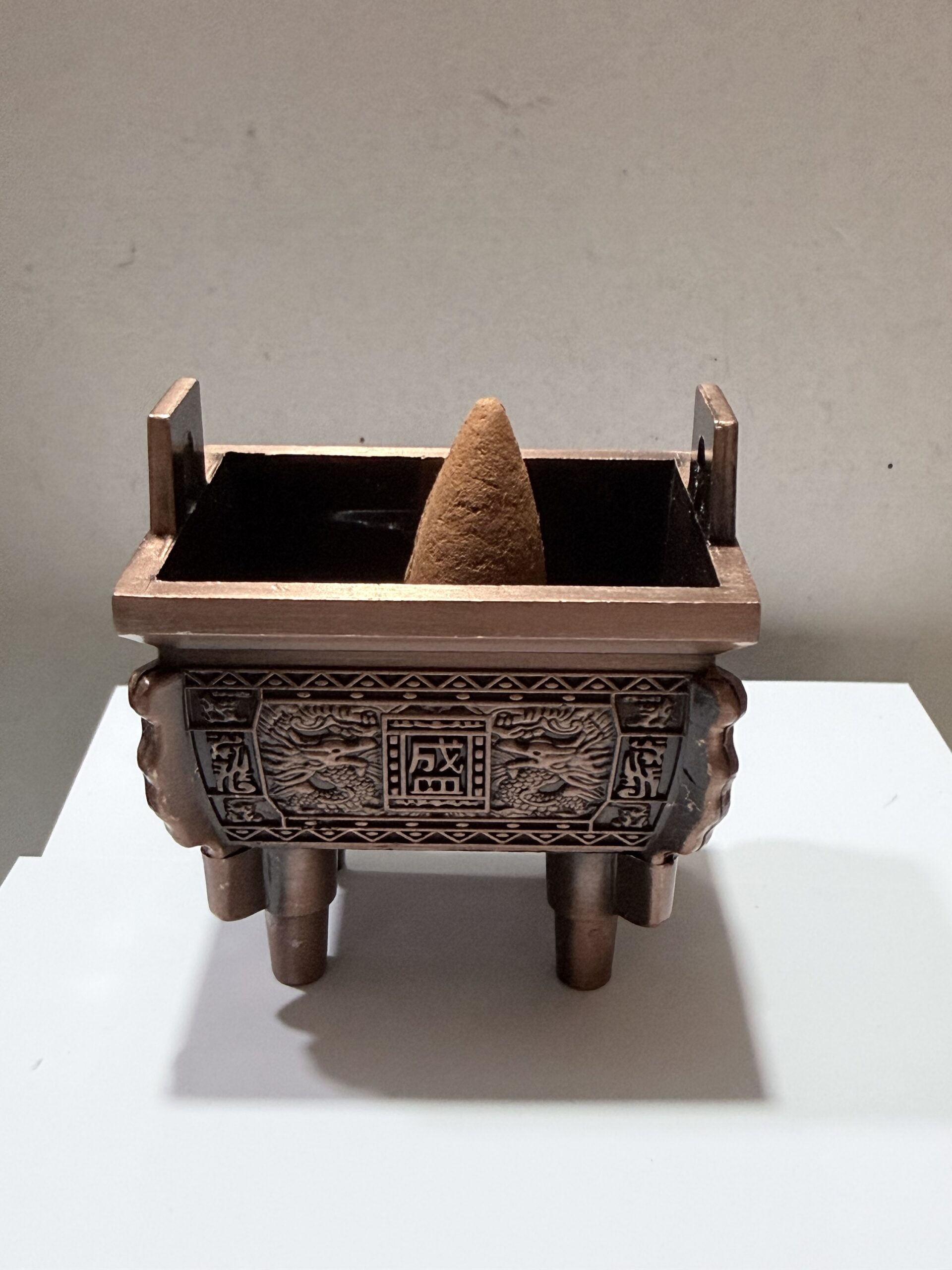 Sahumador Ding Chino – Conos de Incienso 🏺🐉✨ - Imagen 3