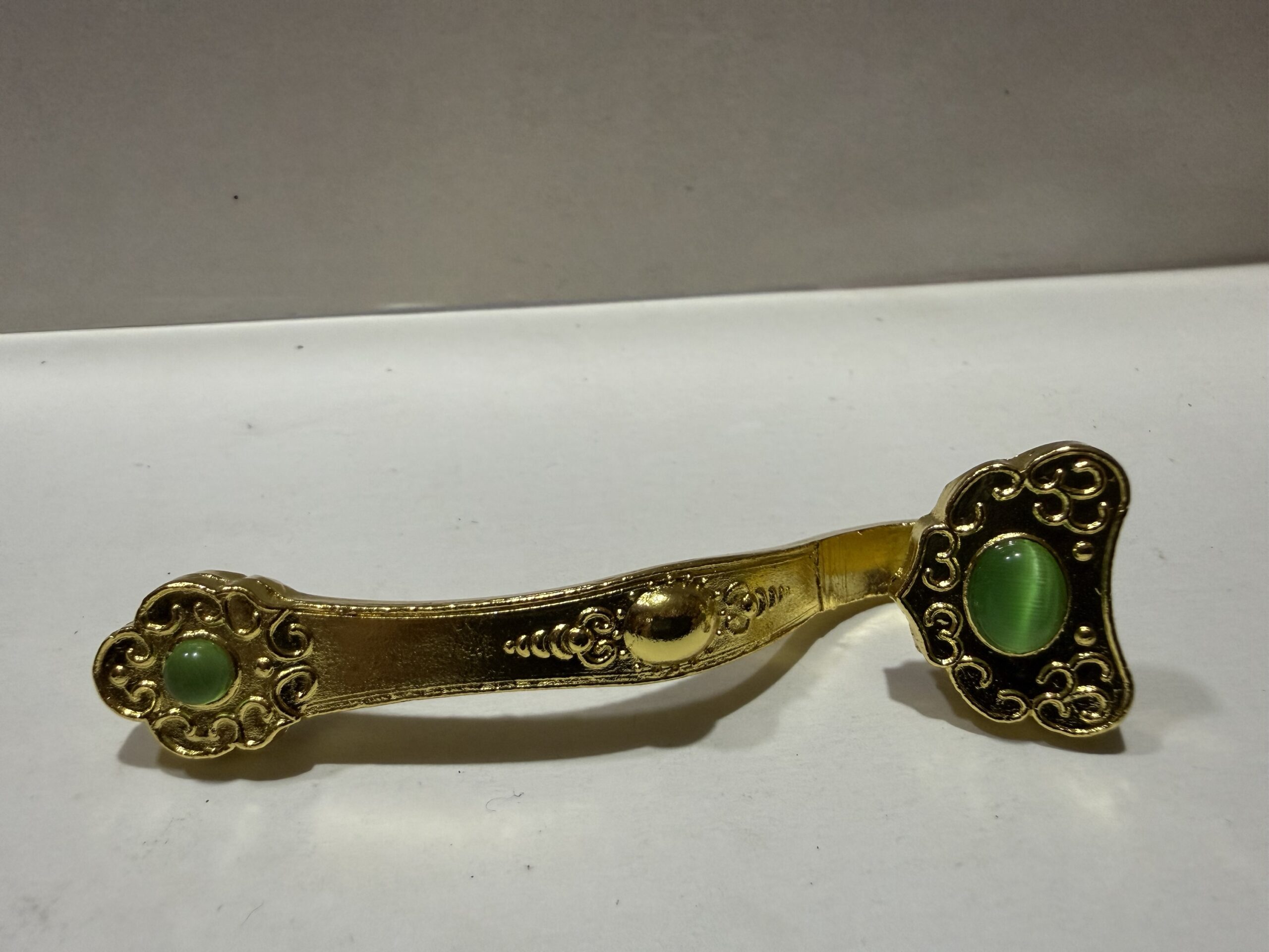 Ruyi Dorado – Amuleto de Autoridad y Buena Fortuna 🪷✨